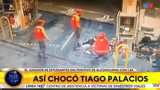 Se conoció el video del choque de Tiago Palacios en una estación de servicio