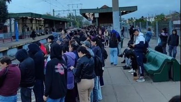 Las obras en el ferrocarril Roca provocaron caos y demoras