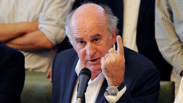 Parrilli adhiere al paro y anunció que no asistirá al Senado, al igual que gran parte del bloque kirchnerista