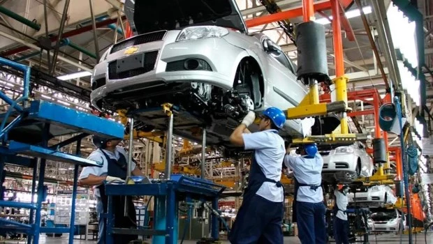 El sector automotriz no levanta cabeza y sufre el impacto de la recesión