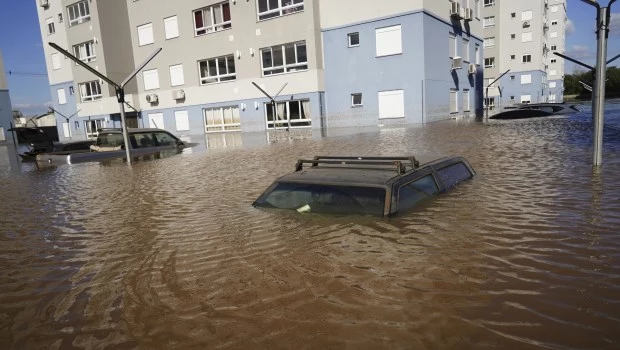 Suben a 137 los muertos por los temporales en el sur de Brasil