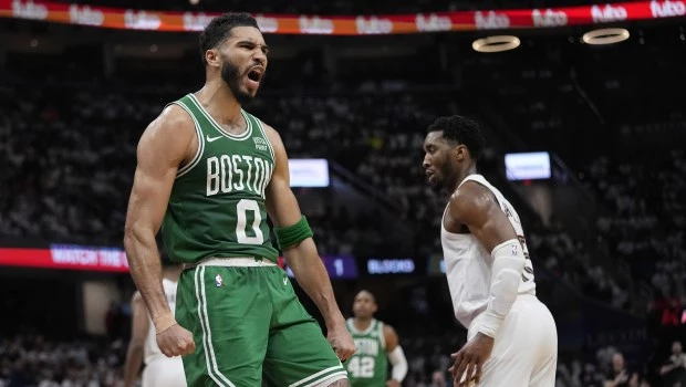 Con un Tatum encendido, Celtics recupera la ventaja ante Cleveland
