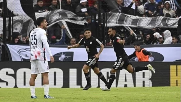 San Lorenzo debutó en el campeonato con una derrota ante Riestra
