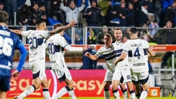 Gimnasia le ganó a Vélez en el Bosque en el debut