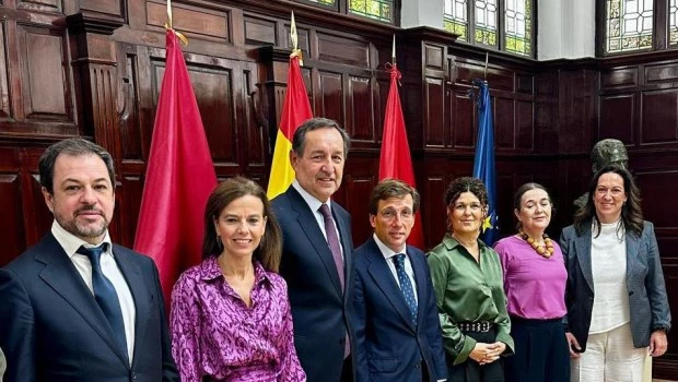 Pompeo se reunió con el alcalde de Madrid