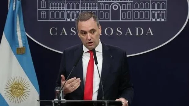 Adorni explicó por qué criticó un índice de inflación del Gobierno de Alberto Fernández similar al que elogia actualmente