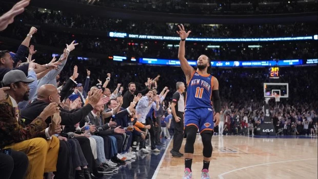 Un Brunson otra vez estelar hizo delirar al Madison Square Garden