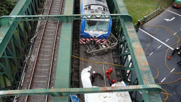 La “casta” no descarrila