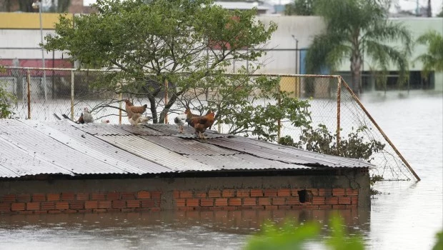 Suben a 152 los muertos por temporales e inundaciones en el sur de Brasil