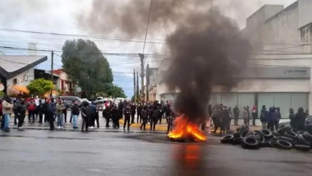 No hubo acuerdo en Misiones y los policías acuartelados amenazan: "Se viene algo muy grave"