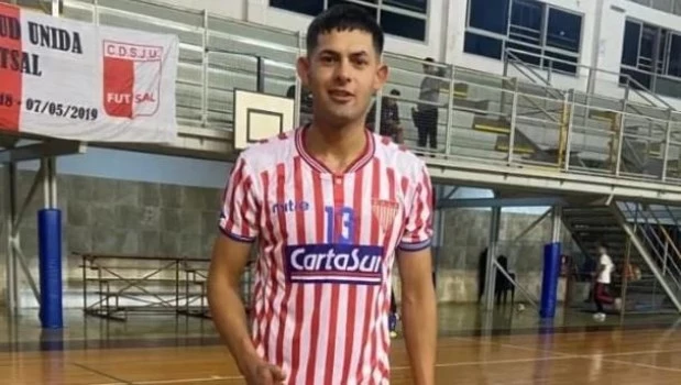 Balearon a un jugador de futsal en Ingeniero Budge