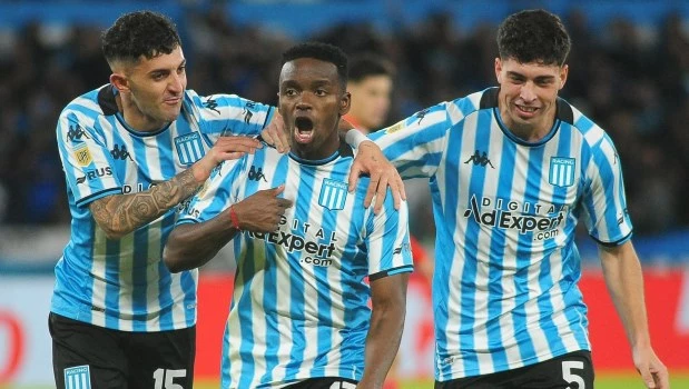 Racing goleó a Argentinos y muestra chapa de candidato