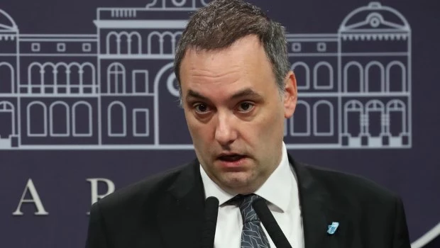Manuel Adorni durante su habitual conferencia de prensa.