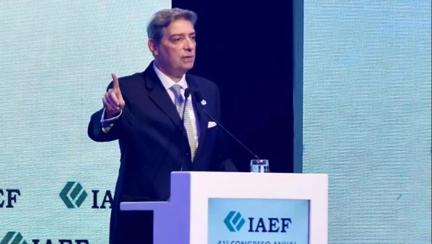 Rosatti criticó con ironía al ajuste del Gobierno: "No vaya a ser que quieras recortar cargos en la Corte"