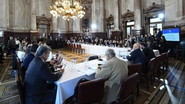 El Senado retomó la discusión de la Ley Bases en el plenario de comisiones