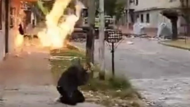 Operarios rompieron un caño maestro de gas en Villa Ballester: explosión y dos heridos