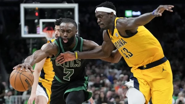Con Jaylen Brown estelar, los Celtics toman ventaja de 2-0 ante los Pacers