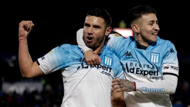 Racing se aprovechó del mal momento de Tigre y a puro gol se instaló en la cima de la Liga Profesional