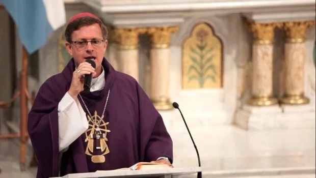 García Cuerva pidió en el Tedeum ante Milei que la dirigencia debe "acompañar con hechos y no sólo con palabras"