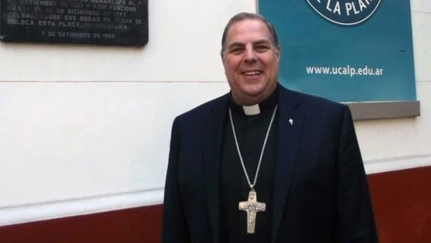 Tras la sorpresiva renuncia de Gabriel Mestre, el Papa Francisco, nombró a Monseñor Alberto Germán Bochatey.