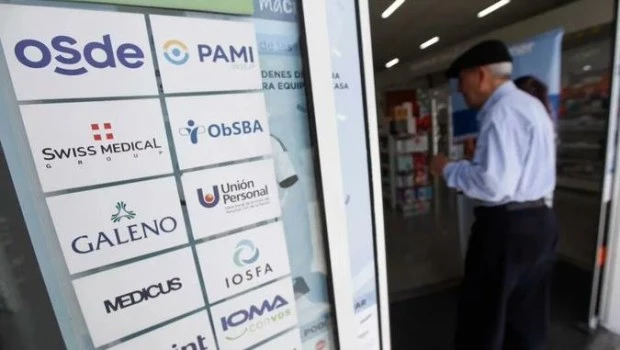 Las prepagas acordaron devolver lo cobrado de más a sus afiliados en un plazo de 12 cuotas