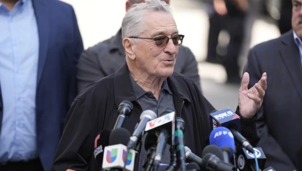 De Niro a los reporteros: “Trump quiere destruir no sólo la ciudad, sino todo el país y, eventualmente, podría destruir el mundo”.