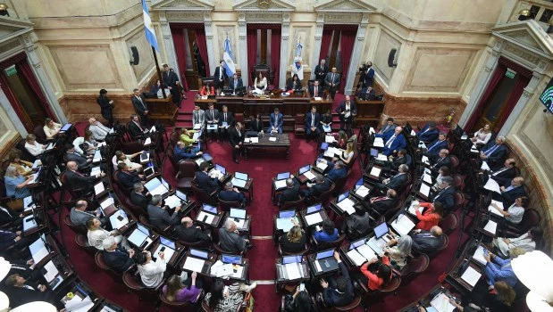 Luego del escándalo, los senadores decidieron no aumentarse el sueldo 