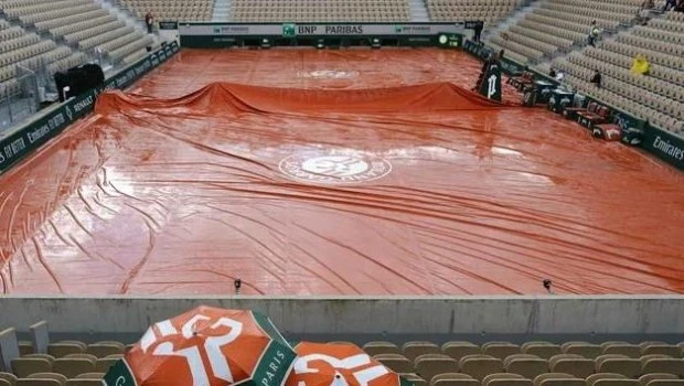 La lluvia le puso un freno a la fiesta de Roland Garros