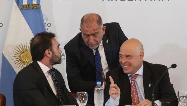 Ley Bases: El oficialismo recolectó las firmas para el dictamen y ya puede sesionar en el Senado