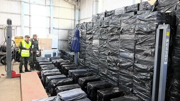 La Aduana destruyó cuatro millones de cigarrillos falsificados en Neuquén