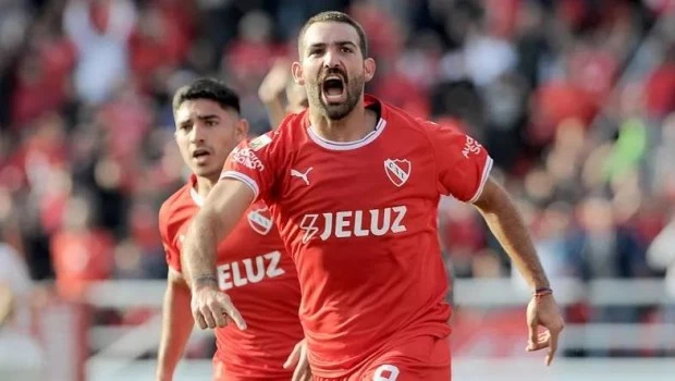 Independiente no encuentra técnico, pero encontró una intimación de Cauteruccio por una deuda