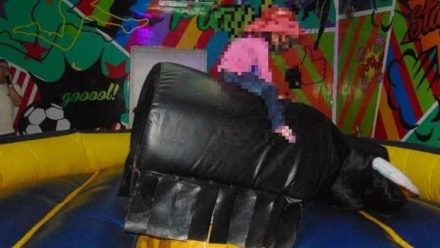 Tragedia en Venado Tuerto: una nena de 7 años se cayó de un toro mecánico y murió