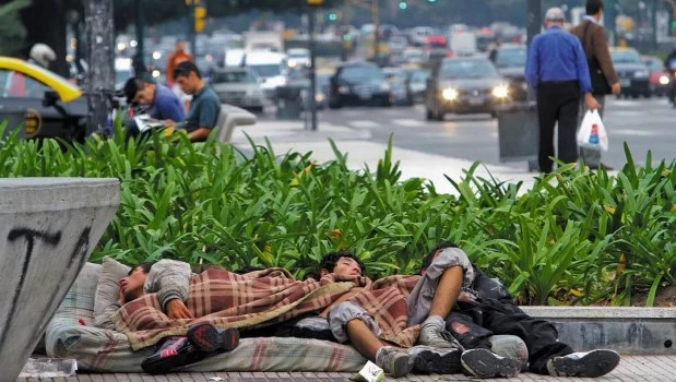 La pobreza trepó al 55,5% en el primer trimestre del año, según el Observatorio de la UCA