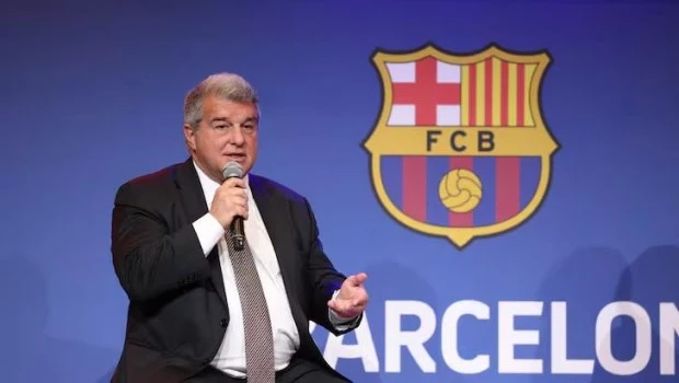Laporta afirma que la salida de Xavi del Barcelona se debió a las dudas sobre el plantel