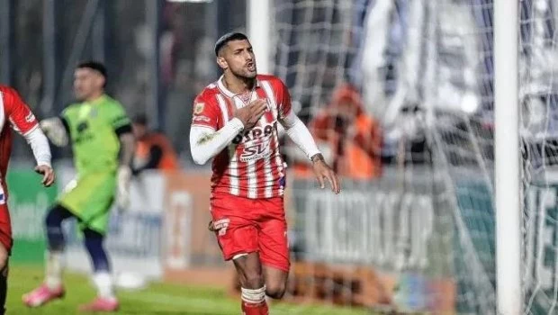 Unión se sumó al grupo de líderes del torneo tras vencer a Independiente Rivadavia