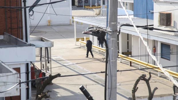 Los alimentos están acumulados en los depósitos de Capital Humano.