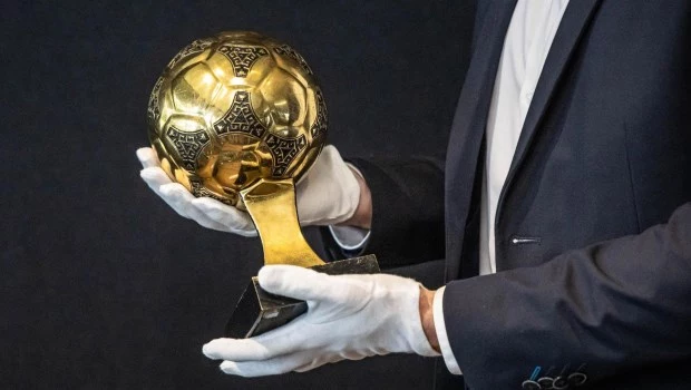 El Balón de Oro que quedó en el centro de la escena. Ahora se discute a quién pertenece.