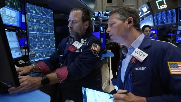 Fuerte caída de los bonos argentinos y el riesgo país cerca de los 1.600 puntos