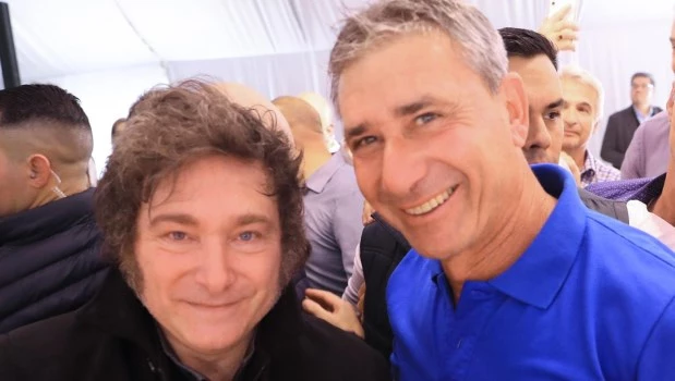 Milei se abrazó con el Pato Abbondanzieri: "Gracias por las alegrías que nos diste"
