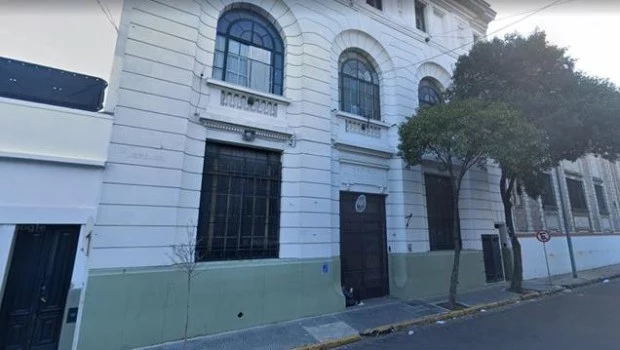 Tragedia en escuela de Barracas: obrero murió aplastado por un ascensor