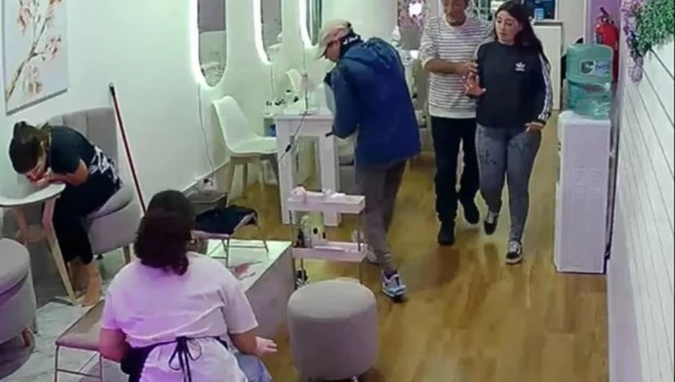 Detuvieron a dos delincuentes que habían robado en un centro de estética en Palermo