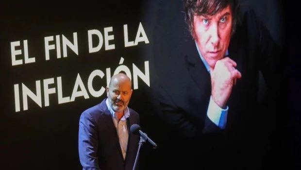 Para Sturzenegger se debe "ponderar el superávit fiscal" porque "es un logro extraordinario"