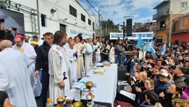 Curas villeros sobre la asistencia alimentaria: "Nos gustaría pensar que hubo ineptitud y que se quiere mejorar"