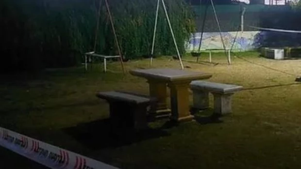 Horror en Córdoba: una niña de 10 años se cayó de una hamaca y murió