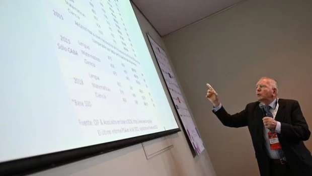 Orlando Ferreres explica los datos de las pruebas Pisa de los últimos años. “Estamos alejados de los principales países del mundo”, consideró.