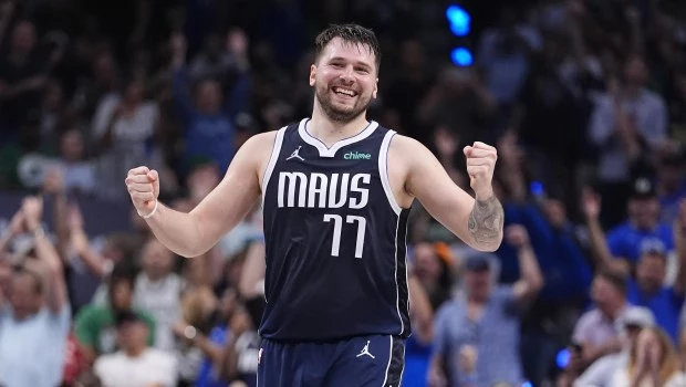 Dallas aplastó a Boston y evitó la barrida en la final de la NBA