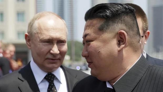 Putin le regaló una limusina de fabricación rusa a Kim Jong-un