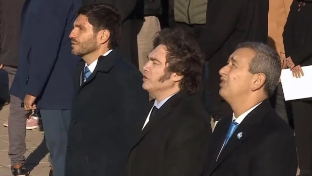 Desde Rosario, Milei convocó a todo el arco político a firmar el Pacto de Mayo el 9 de julio en Tucumán