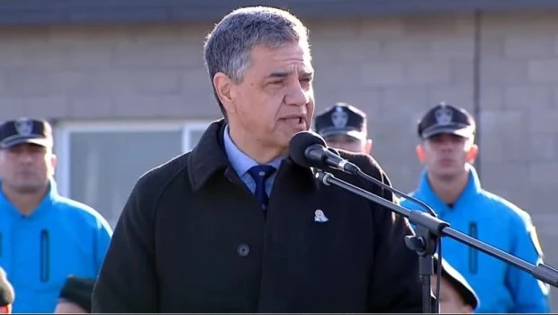Jorge Macri encabezó la jura a la bandera de los cadetes de la Policía y de Bomberos de la Ciudad