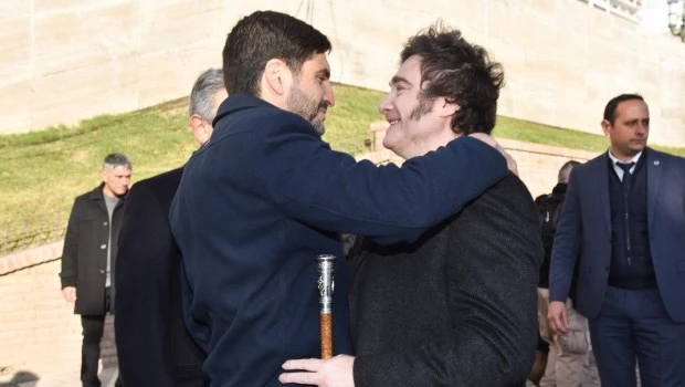 Reproche de Pullaro a Milei: "Nos faltan obras de infraestructura para desarrollarnos y desplegar todo el potencial de nuestro país"